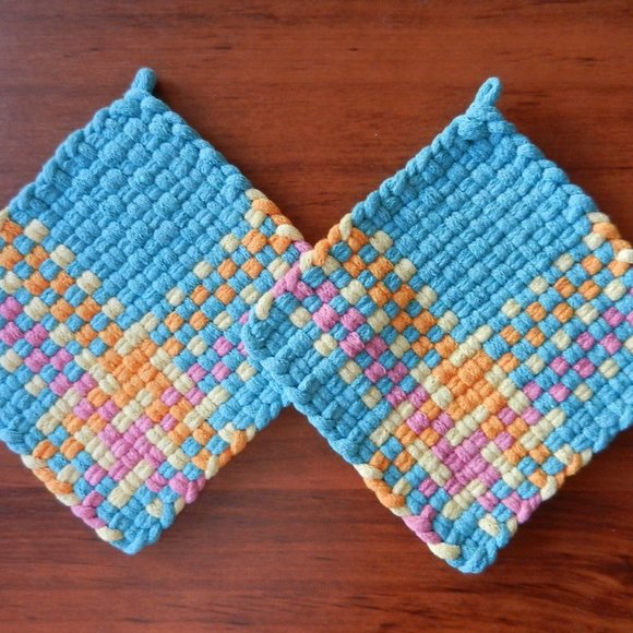 Set of 2 Handmade Artisan Cotton Woven Loomed Easter Potholders Hot Pads Trivets - Picture 2 of 7